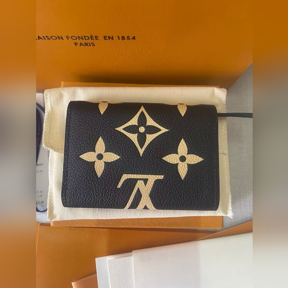 Louis Vuitton Victorine Wallet - Picture 3 of 11